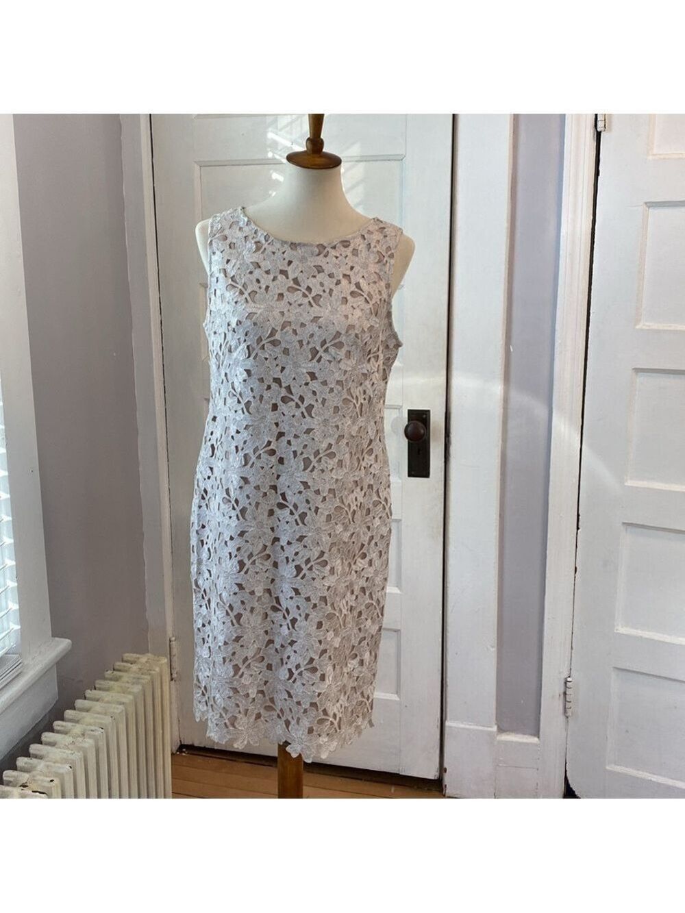 Vince Camuto Cream Floral Lace Cocktail Dress, Size 10